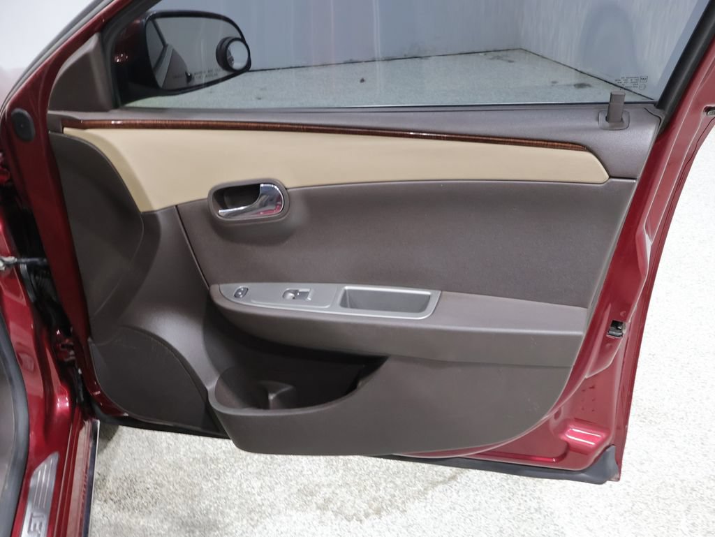 Used 2008 Chevrolet Malibu LTZ FWD image 24