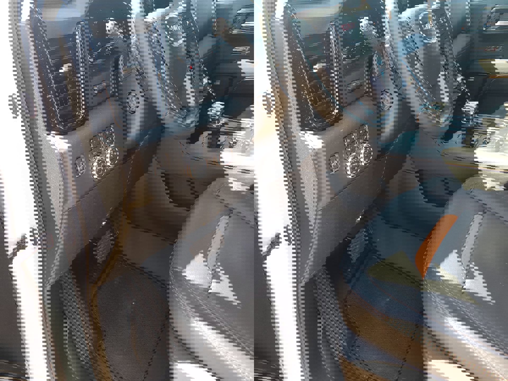 Used 2024 GMC Sierra 1500 AT4 w/ Technology Package image 26