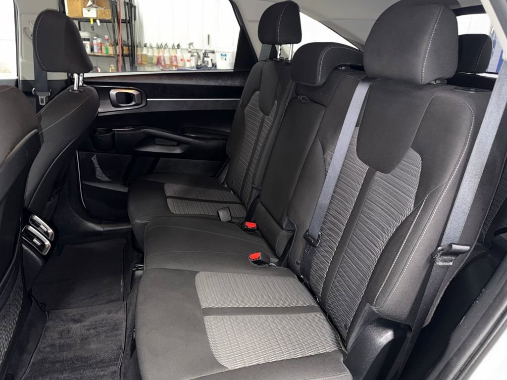 Used 2021 Kia Sorento LX FWD image 13