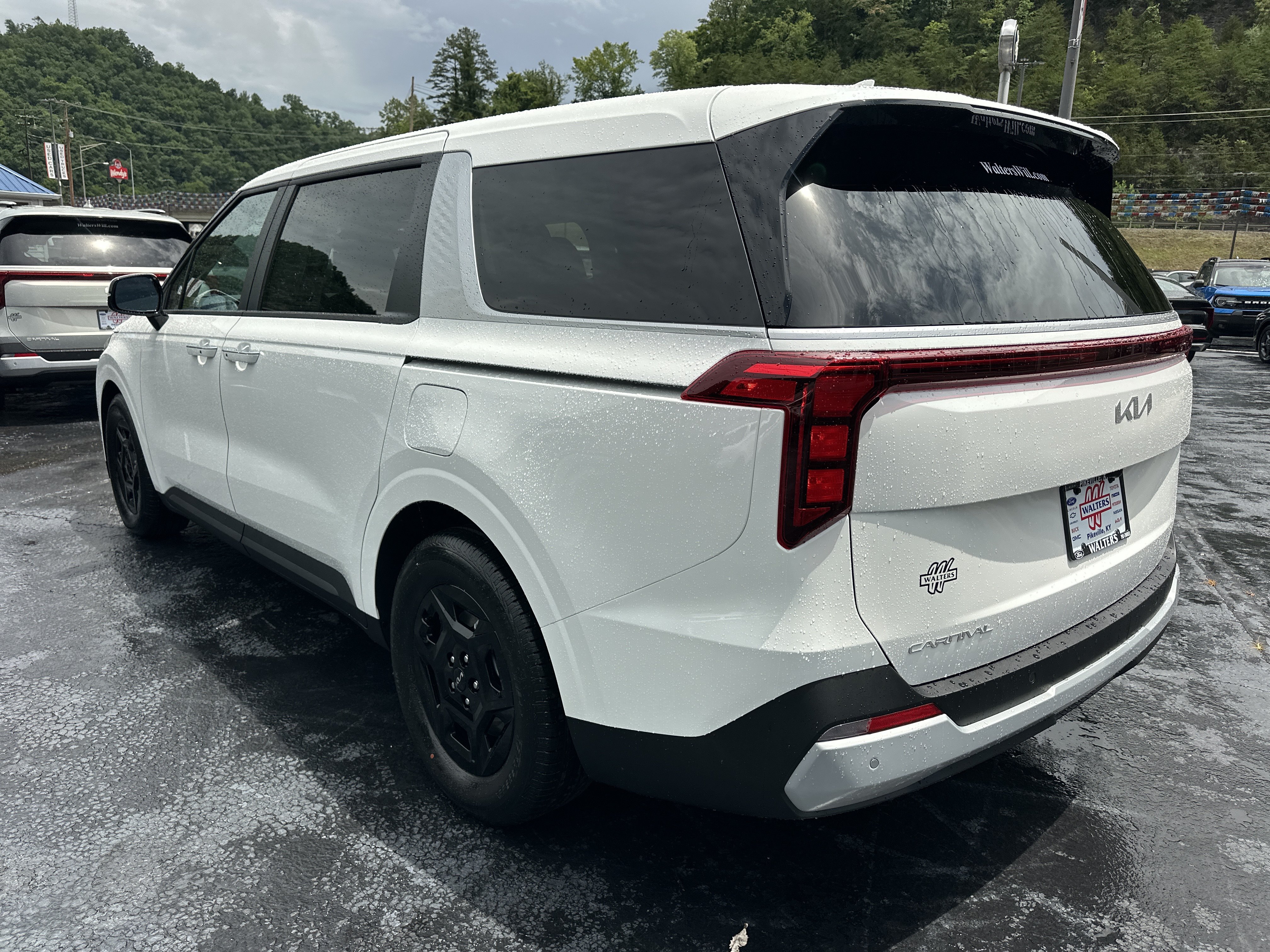 New 2026 Kia Carnival FWD image 10