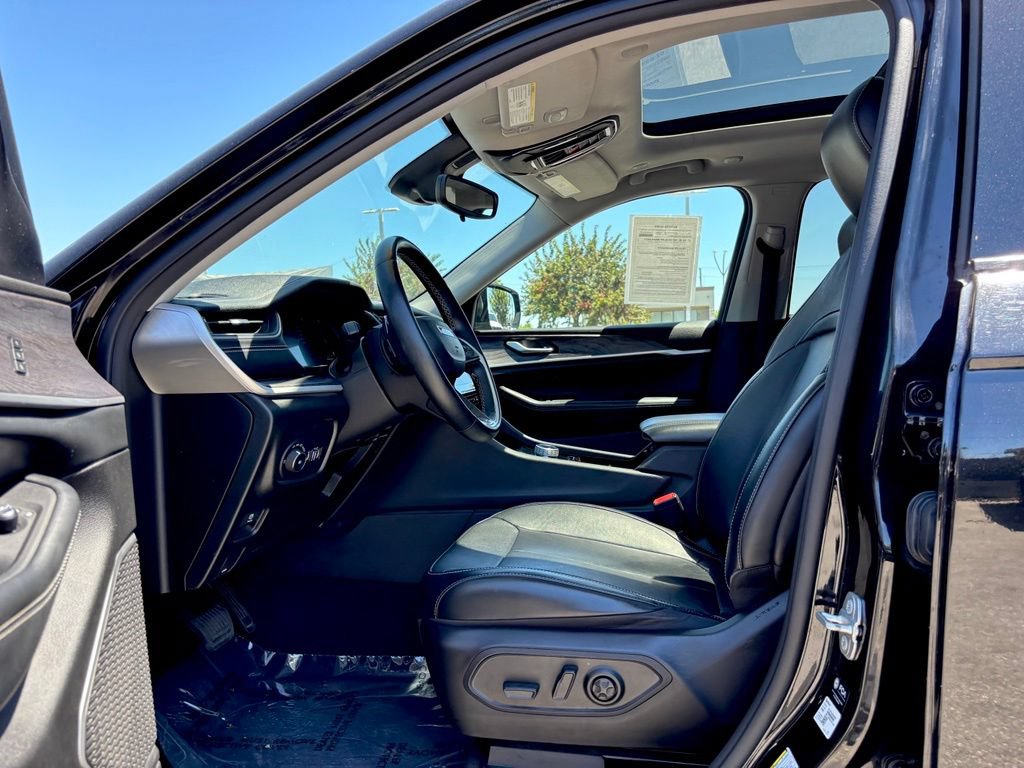 Used 2022 Jeep Grand Cherokee L Limited RWD image 8