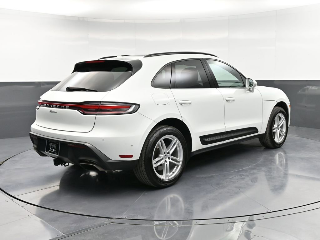 Certified 2022 Porsche Macan image 8