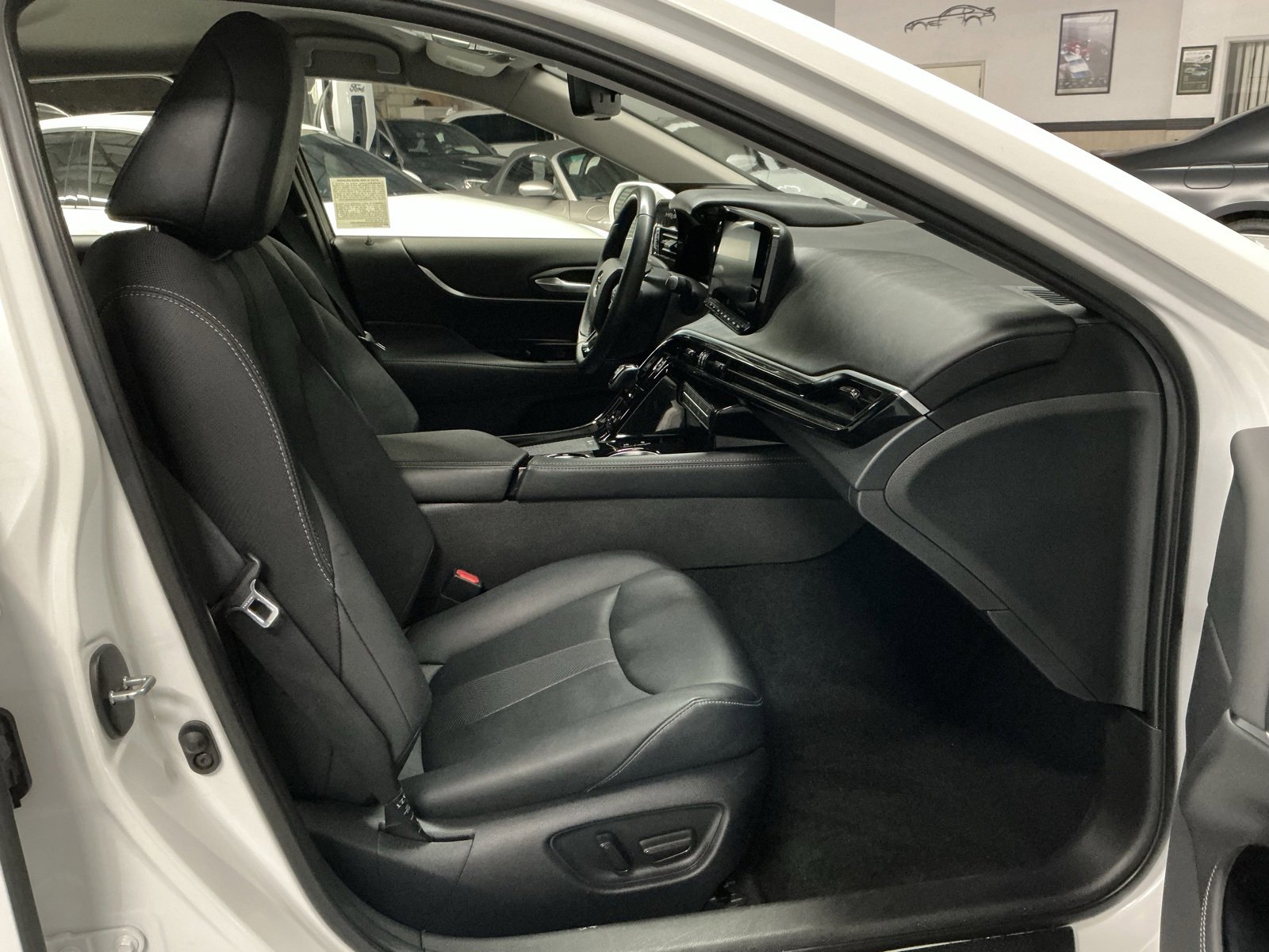 Used 2022 Toyota Mirai XLE image 12