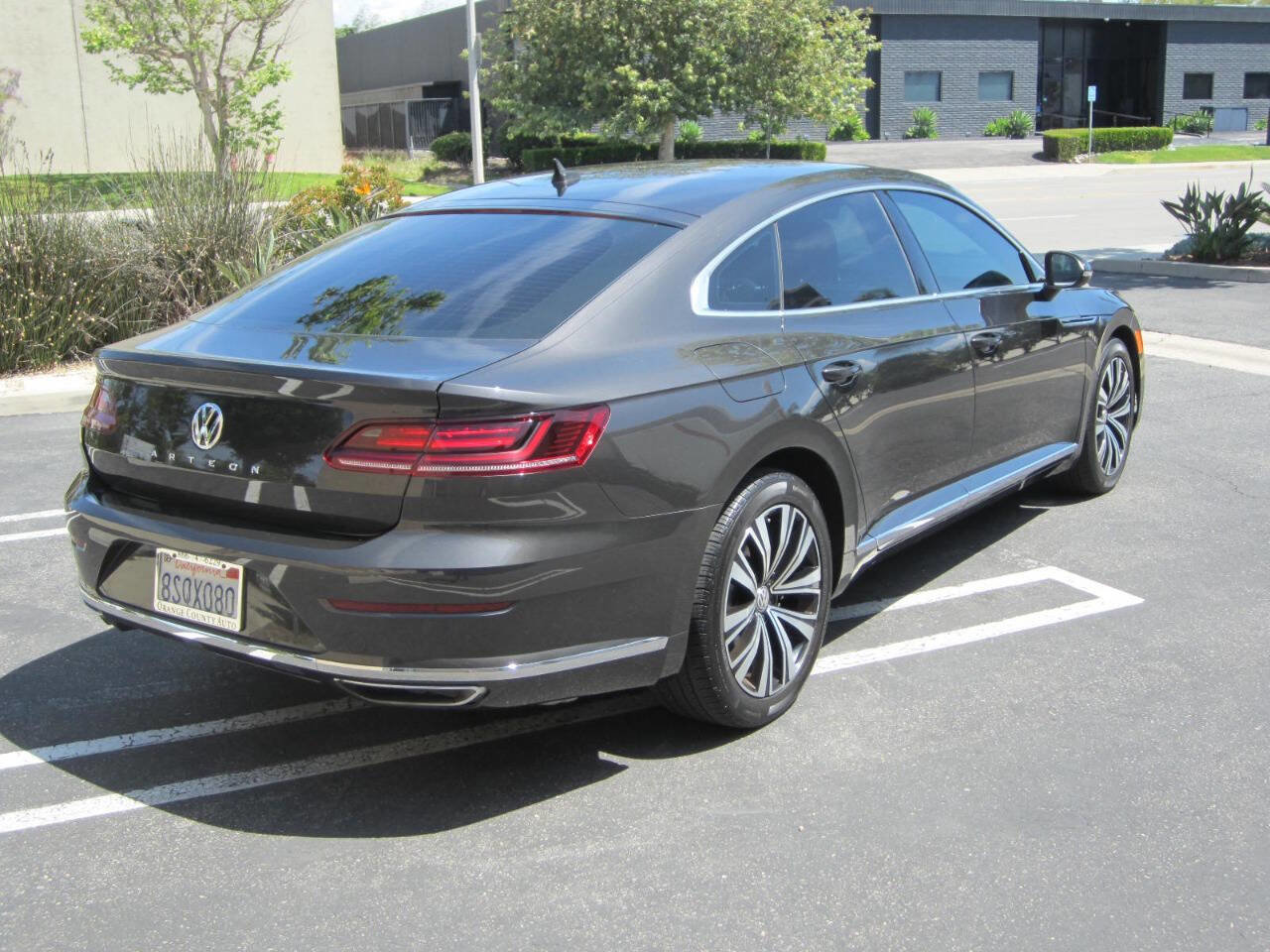 Used 2020 Volkswagen Arteon SE FWD image 4