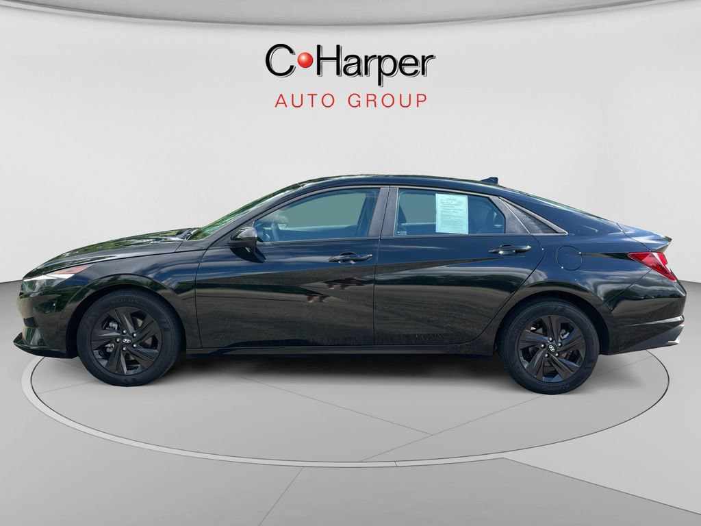 Used 2023 Hyundai Elantra SEL w/ Cargo Package FWD image 6