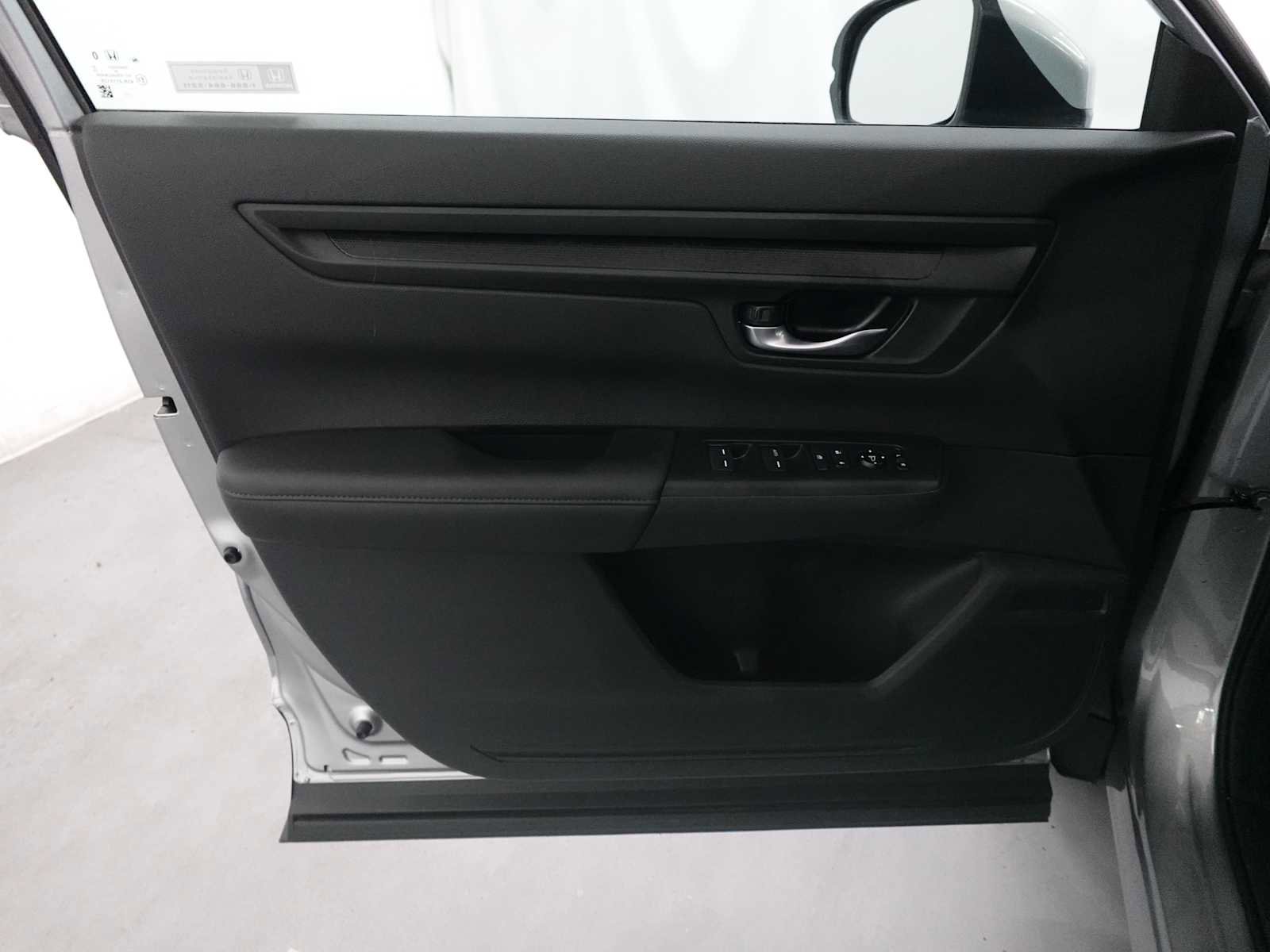 Used 2024 Honda CR-V LX image 10