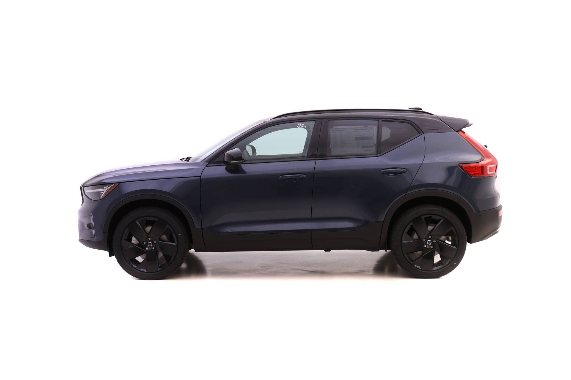 New 2026 Volvo XC40 B5 Ultra w/ Protection Package Premier AWD/4WD image 3