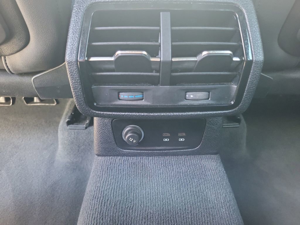 Used 2024 Audi Q3 2.0T Premium image 28