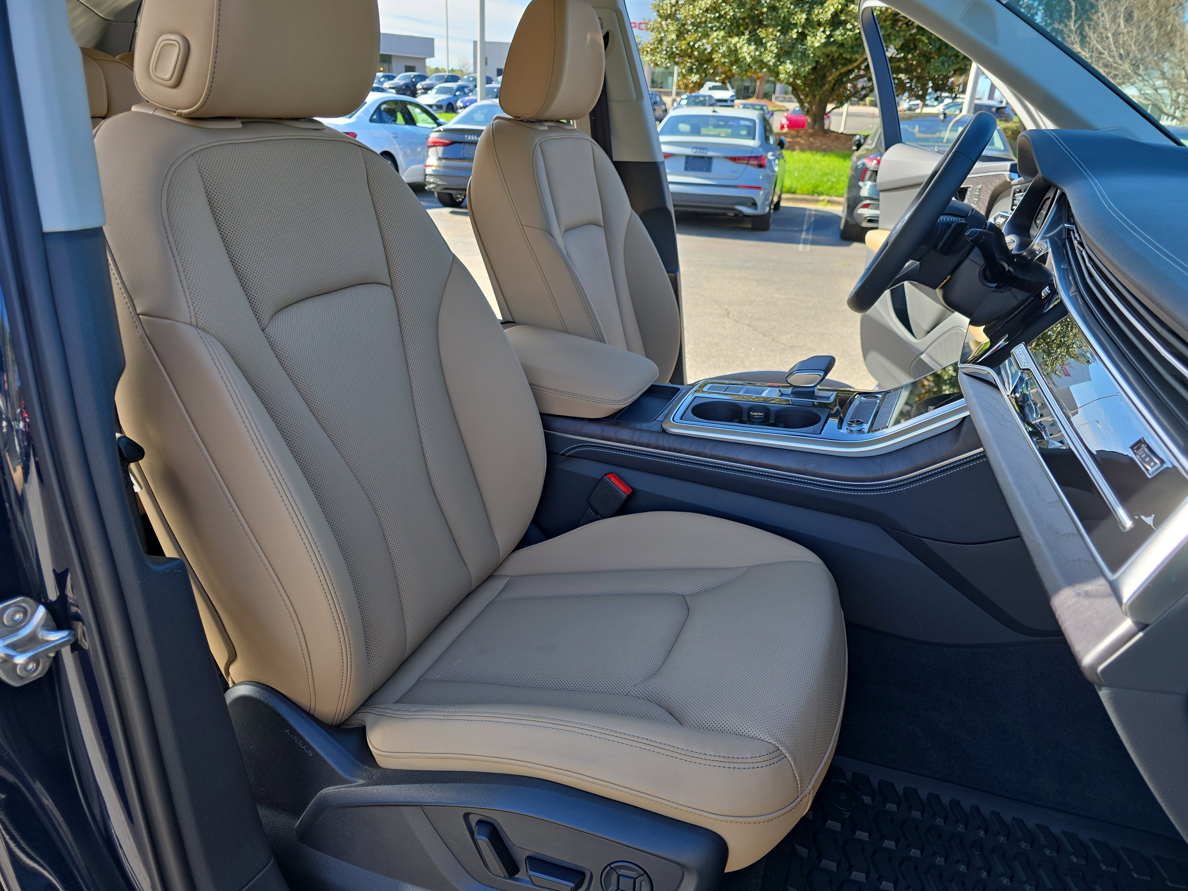 Certified 2025 Audi Q7 2.0T Premium Plus w/ Premium Plus Package image 10