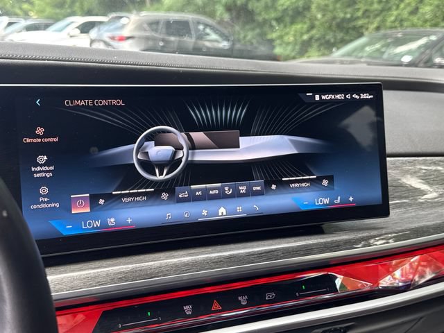 Used 2023 BMW 760i xDrive w/ Parking Assistance Package AWD/4WD image 23