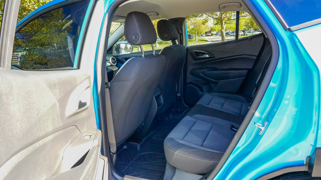 Used 2025 Chevrolet Trax LS FWD image 12