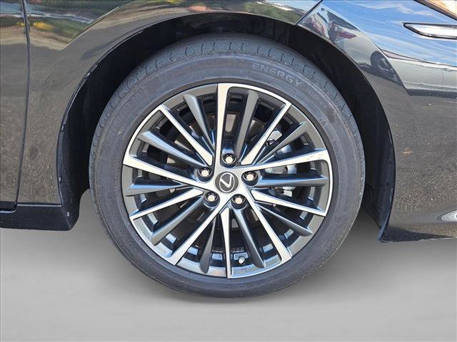 Used 2025 Lexus ES 300h w/ Premium Package FWD image 22