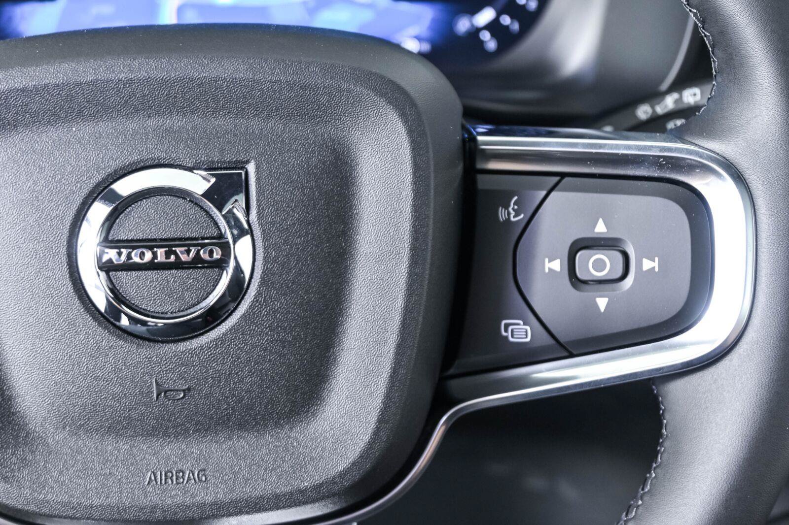 New 2026 Volvo XC40 B5 Ultra w/ Protection Package Premier AWD/4WD image 11