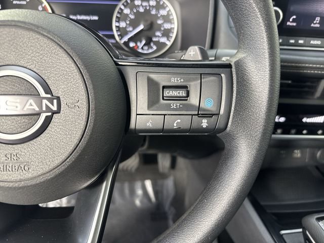 Used 2023 Nissan Rogue SV image 14