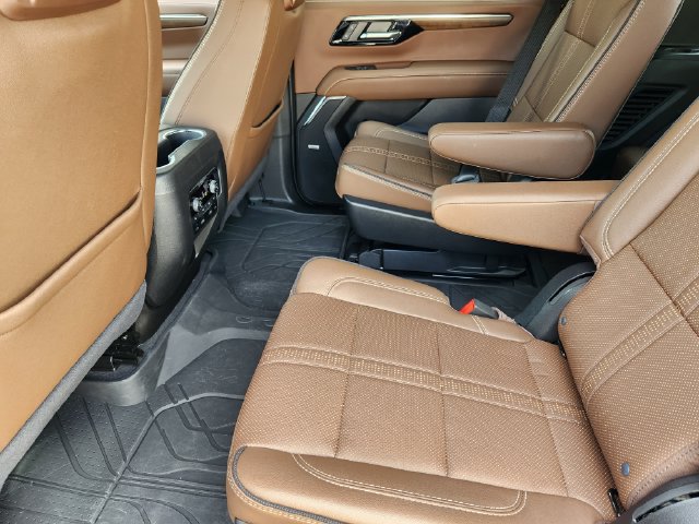 Used 2026 Chevrolet Tahoe High Country AWD/4WD image 30
