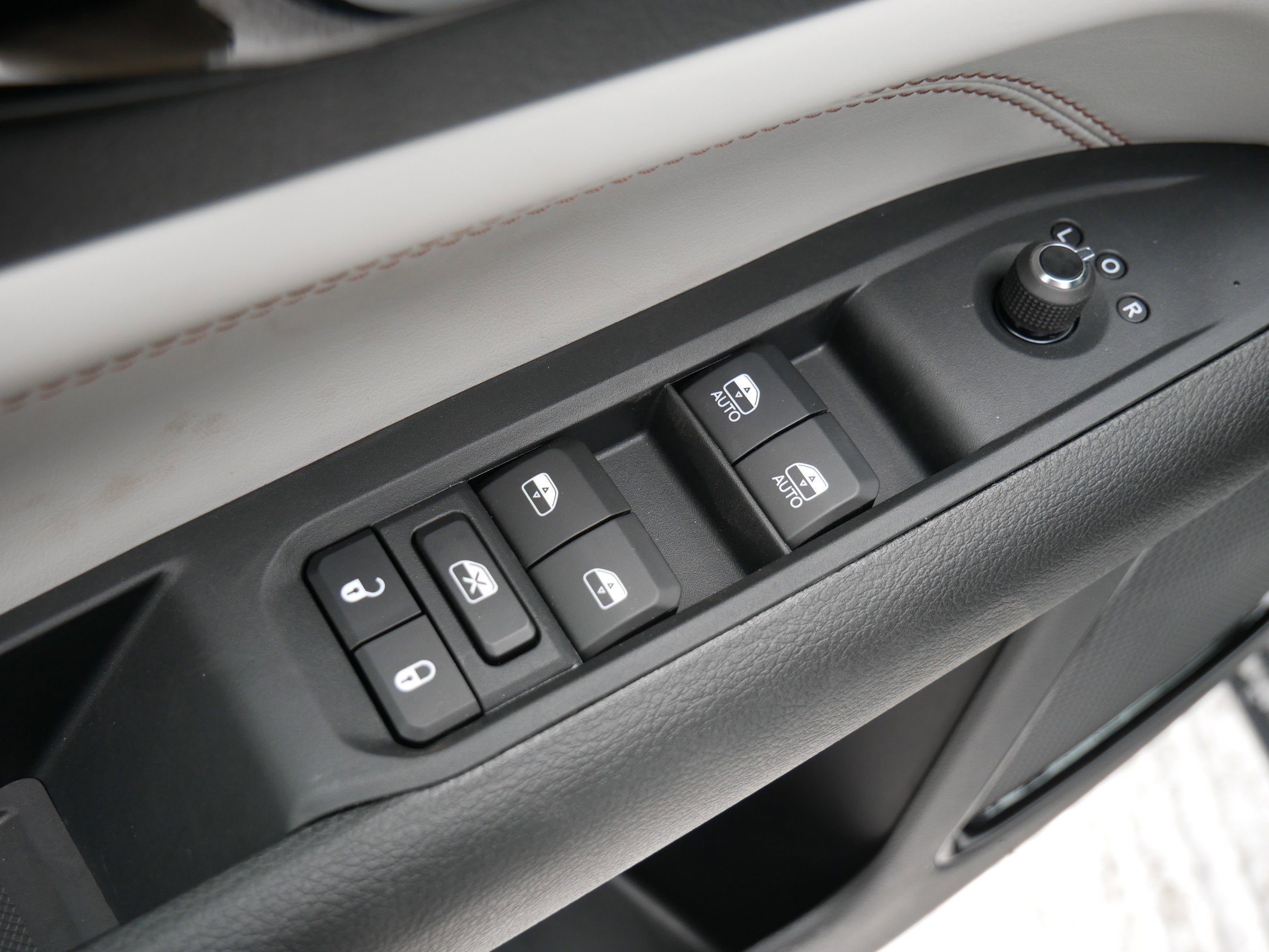 New 2026 Jeep Compass Limited image 7