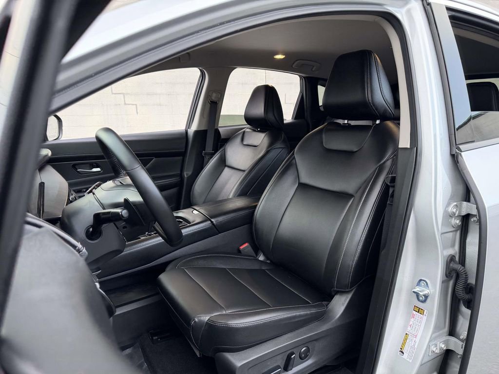 Used 2025 Nissan Murano SV image 28