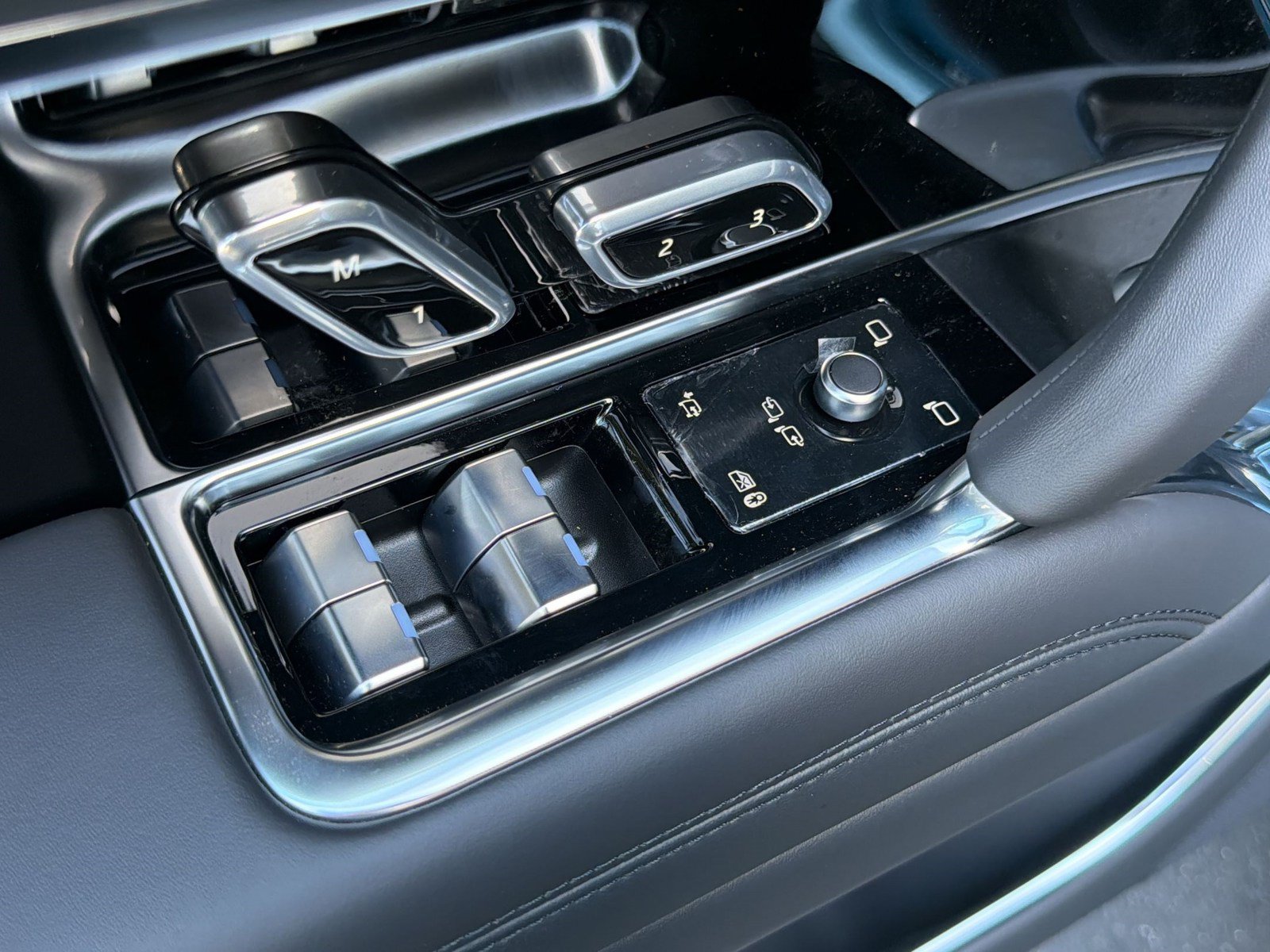 New 2026 Land Rover Range Rover SE AWD/4WD image 15