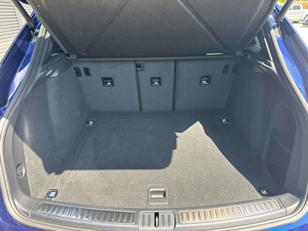 Certified 2025 Porsche Macan image 13
