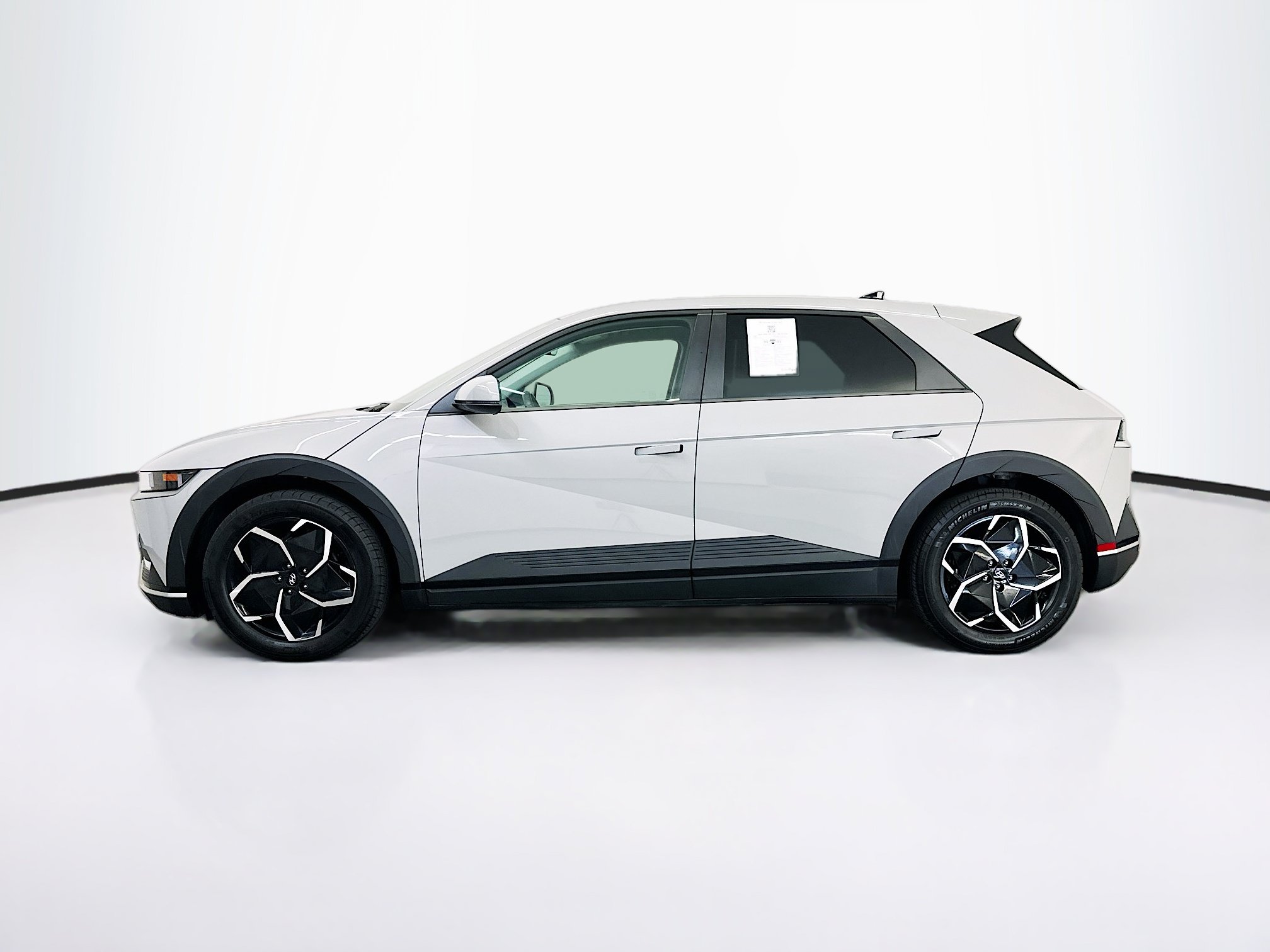 Used 2024 Hyundai Ioniq 5 SEL AWD/4WD image 4