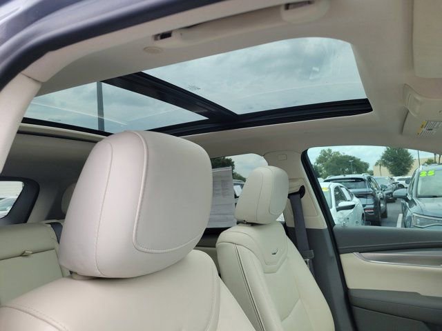 Used 2024 Cadillac XT5 Premium Luxury FWD image 9