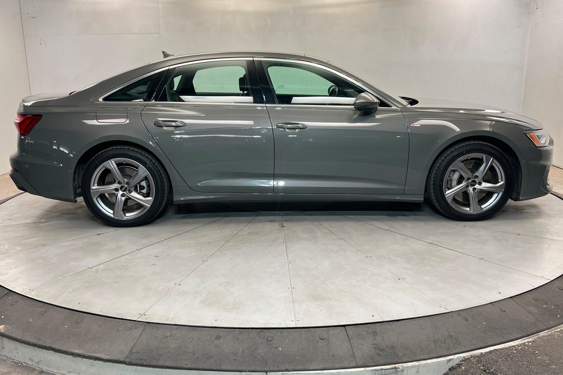 Used 2024 Audi A6 Premium Plus AWD/4WD image 6