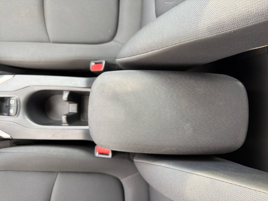 Used 2025 Toyota Corolla Cross LE FWD image 27