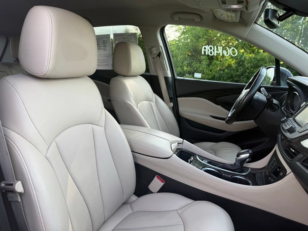 Used 2020 Buick Envision Essence FWD image 23
