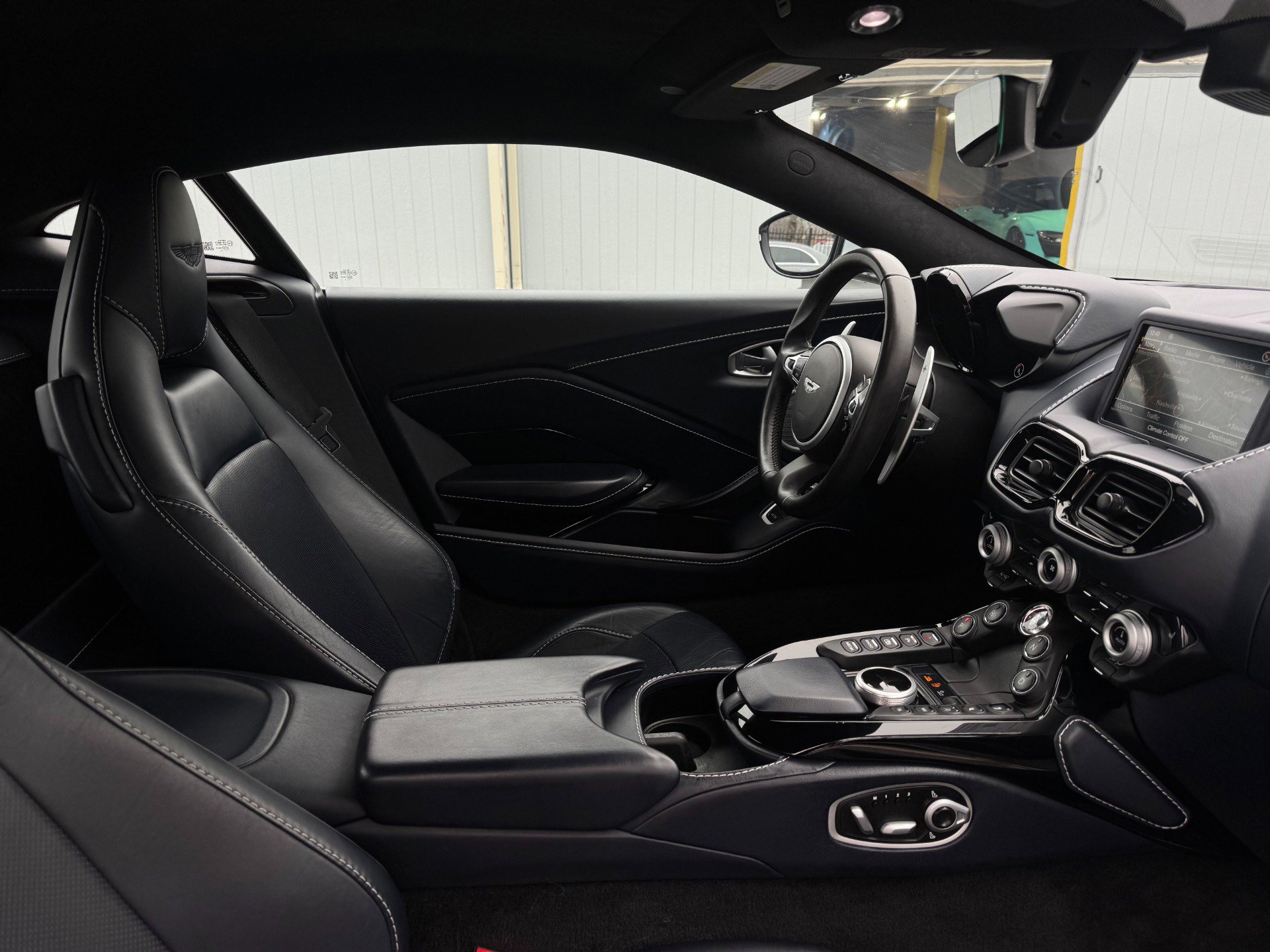 Used 2020 Aston Martin V8 Vantage Coupe image 25