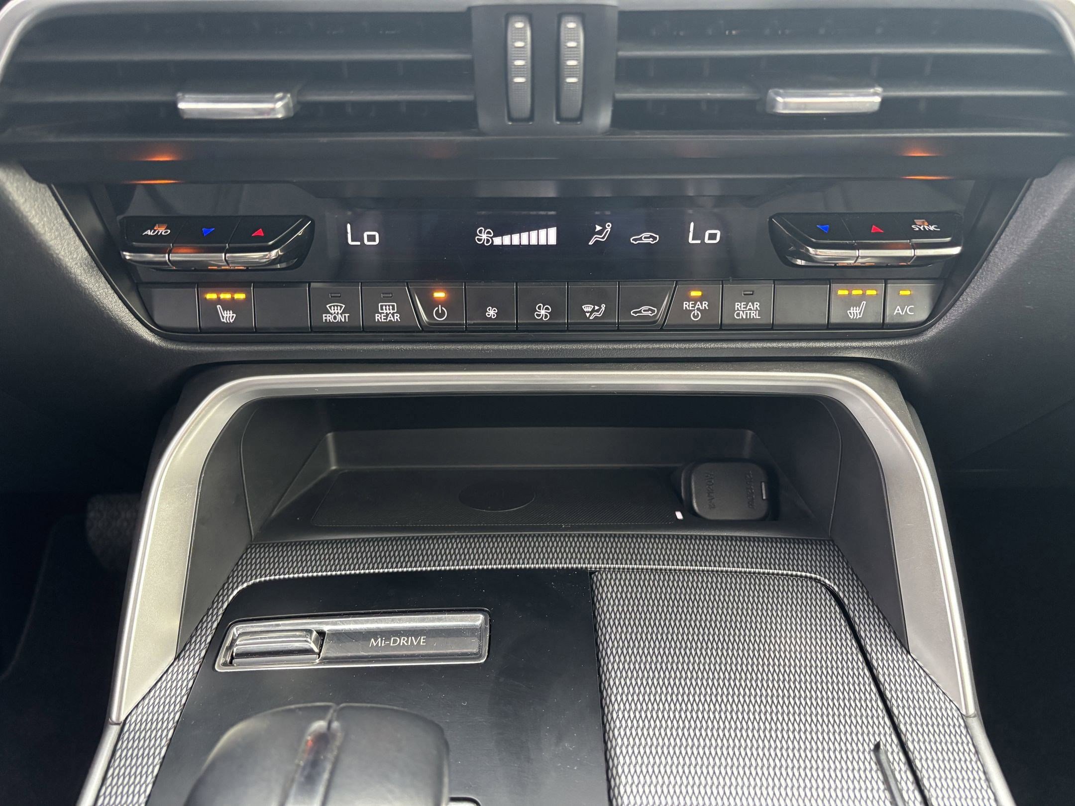 Used 2025 MAZDA CX-90 3.3 Turbo w/ Premium Sport Pkg image 33