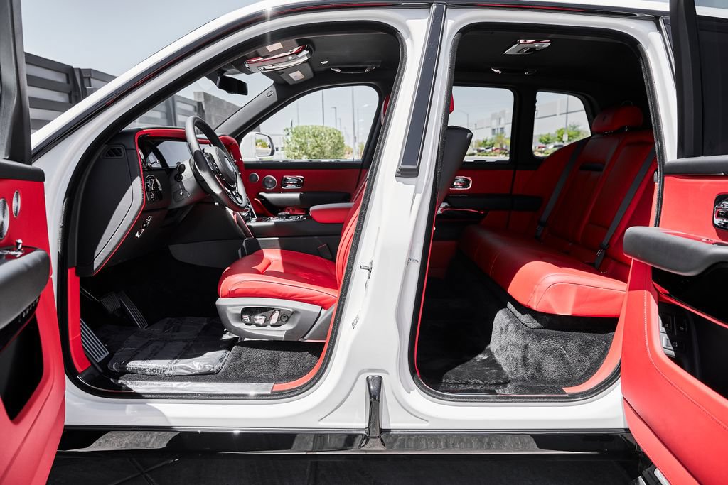 Used 2026 Rolls-Royce Cullinan AWD/4WD image 41