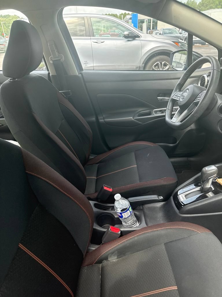 Used 2022 Nissan Versa SR FWD image 17