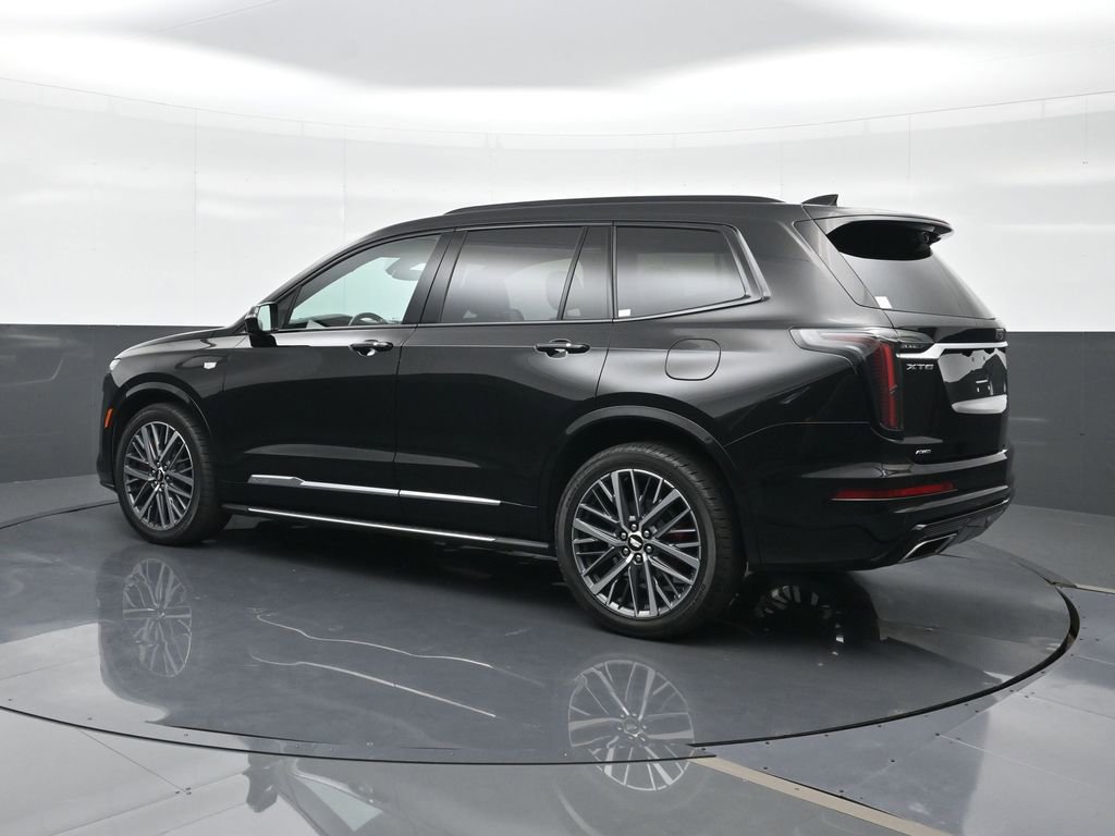 Used 2024 Cadillac XT6 Sport image 3