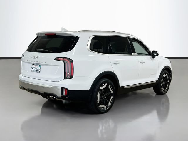 Certified 2024 Kia Telluride EX w/ EX Captain's Chair Package FWD image 7