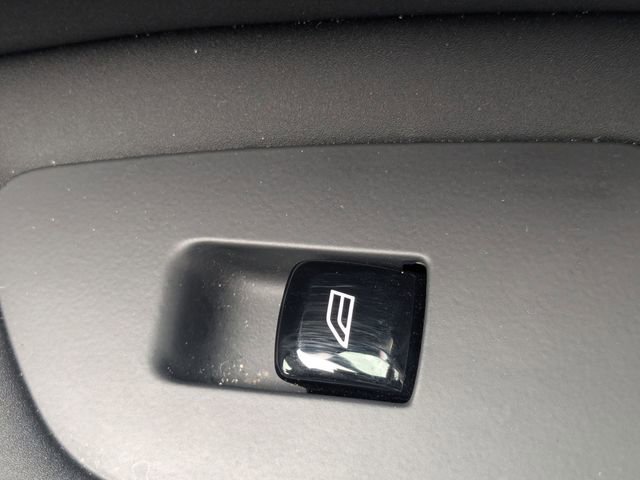 Used 2025 Volvo XC90 B6 Plus image 33