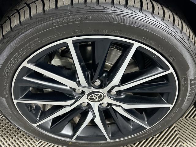 Used 2021 Toyota Camry SE FWD image 30