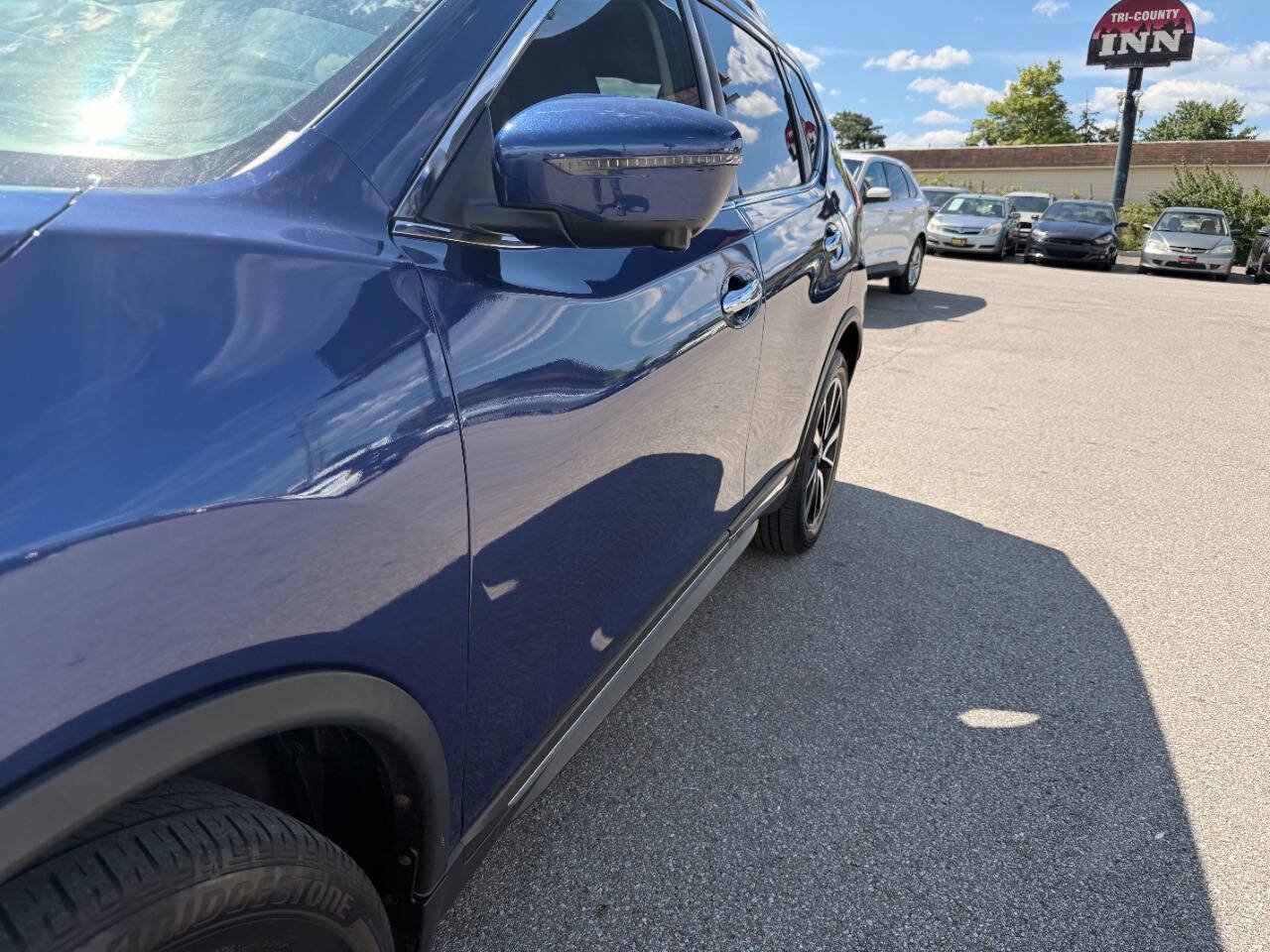 Used 2019 Nissan Rogue SL w/ Premium Package AWD/4WD image 16