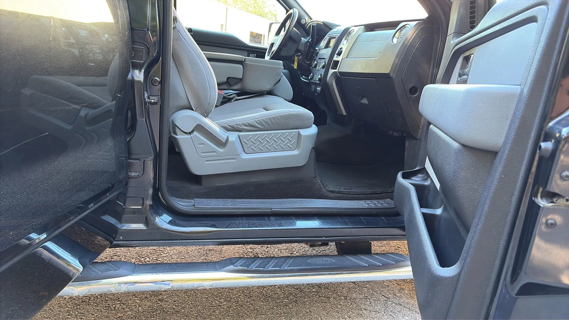 Used 2013 Ford F150 XLT w/ Luxury Equipment Group image 31