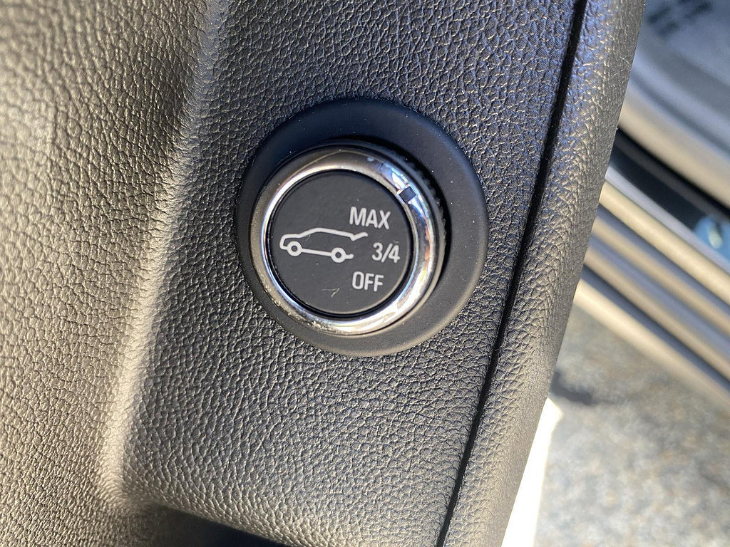 Used 2023 Chevrolet Traverse LT w/ LPO, Floor Liner Package AWD/4WD image 22