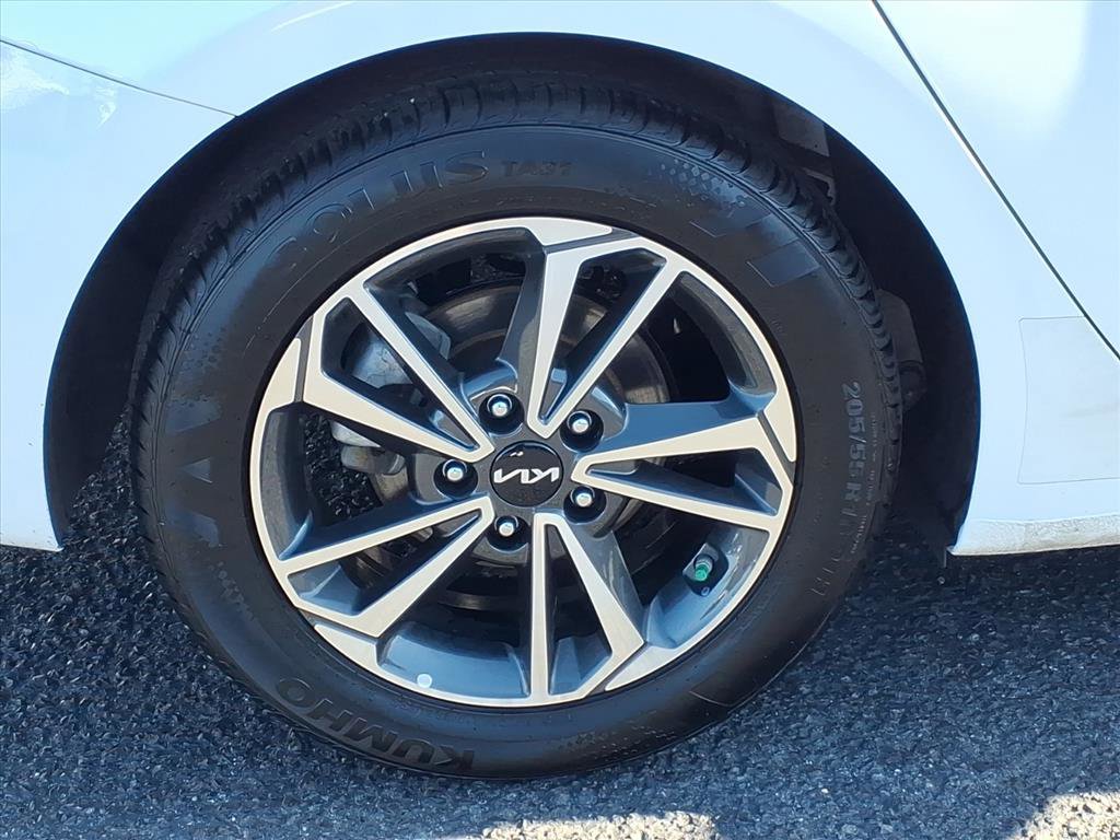 Used 2024 Kia Forte LXS image 6