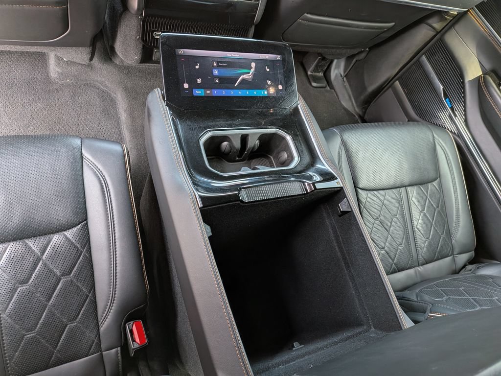 Used 2024 Jeep Grand Wagoneer L Series III AWD/4WD image 20
