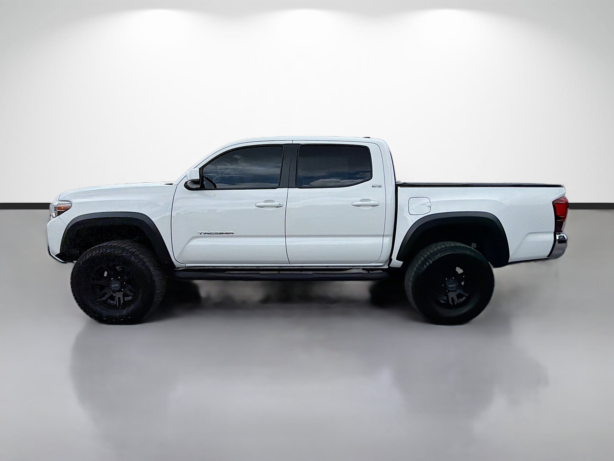 Used 2019 Toyota Tacoma SR5 RWD image 6