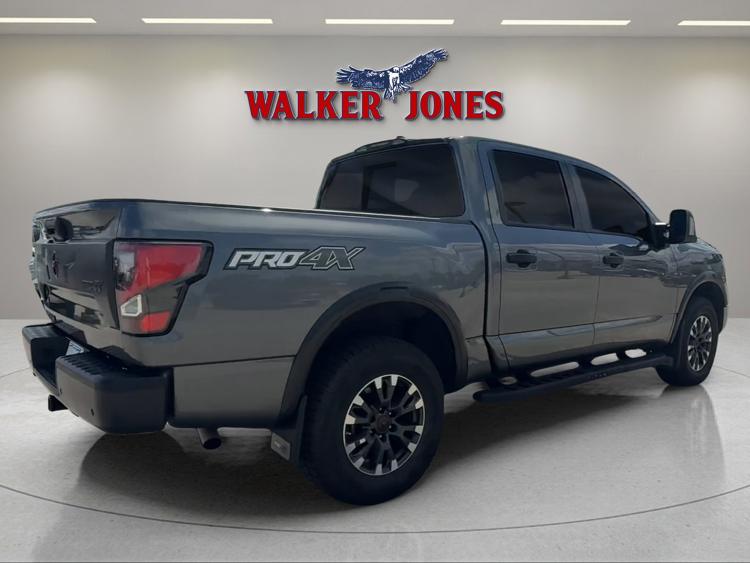 Used 2024 Nissan Titan PRO-4X image 3
