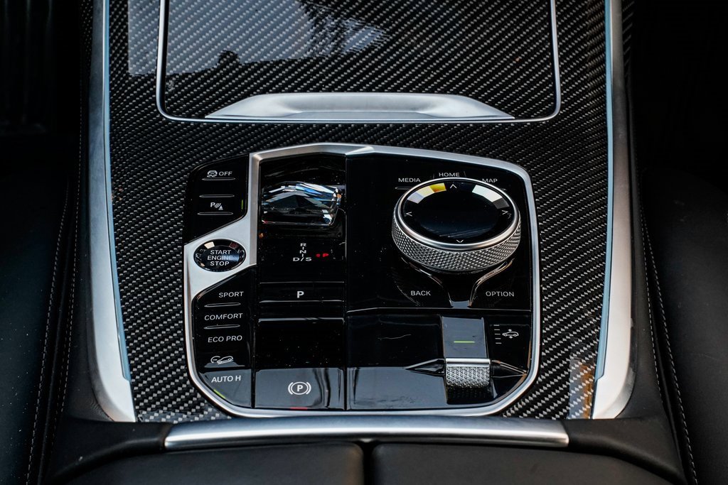 Certified 2025 BMW X7 M60i image 16