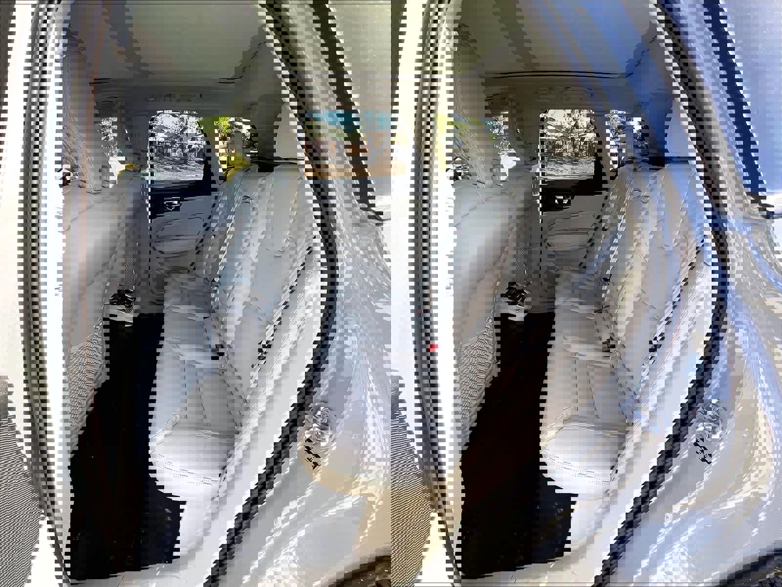 New 2026 Volvo XC60 B5 Ultra w/ Protection Package Premier image 12