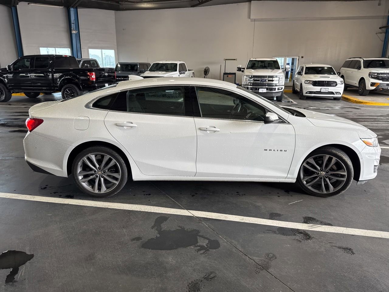 Used 2023 Chevrolet Malibu LT FWD image 18