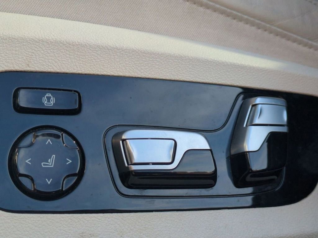 Used 2020 BMW X7 xDrive40i w/ Premium Package image 14