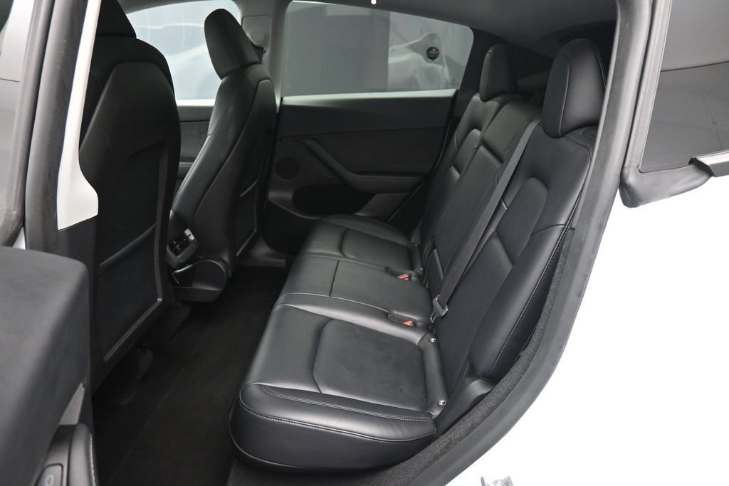 Used 2024 Tesla Model Y Long Range AWD/4WD image 21