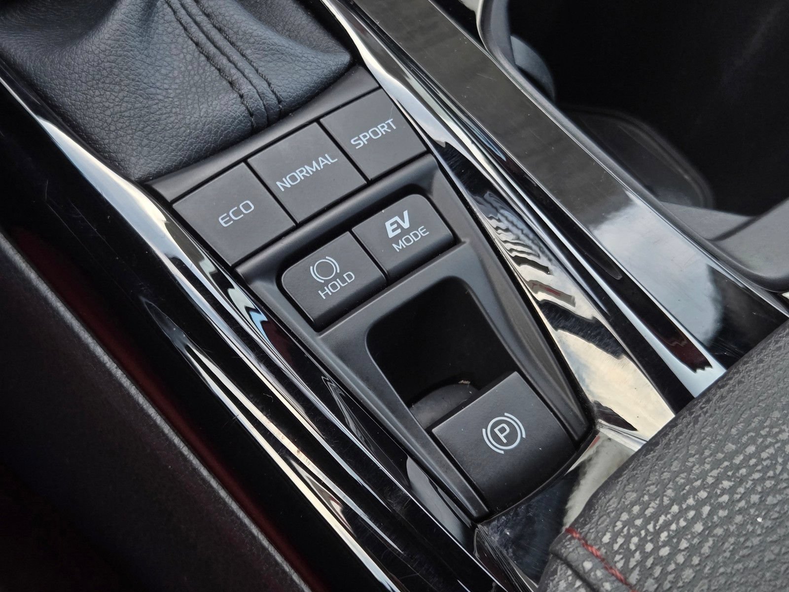 Certified 2025 Toyota Camry XSE FWD image 17