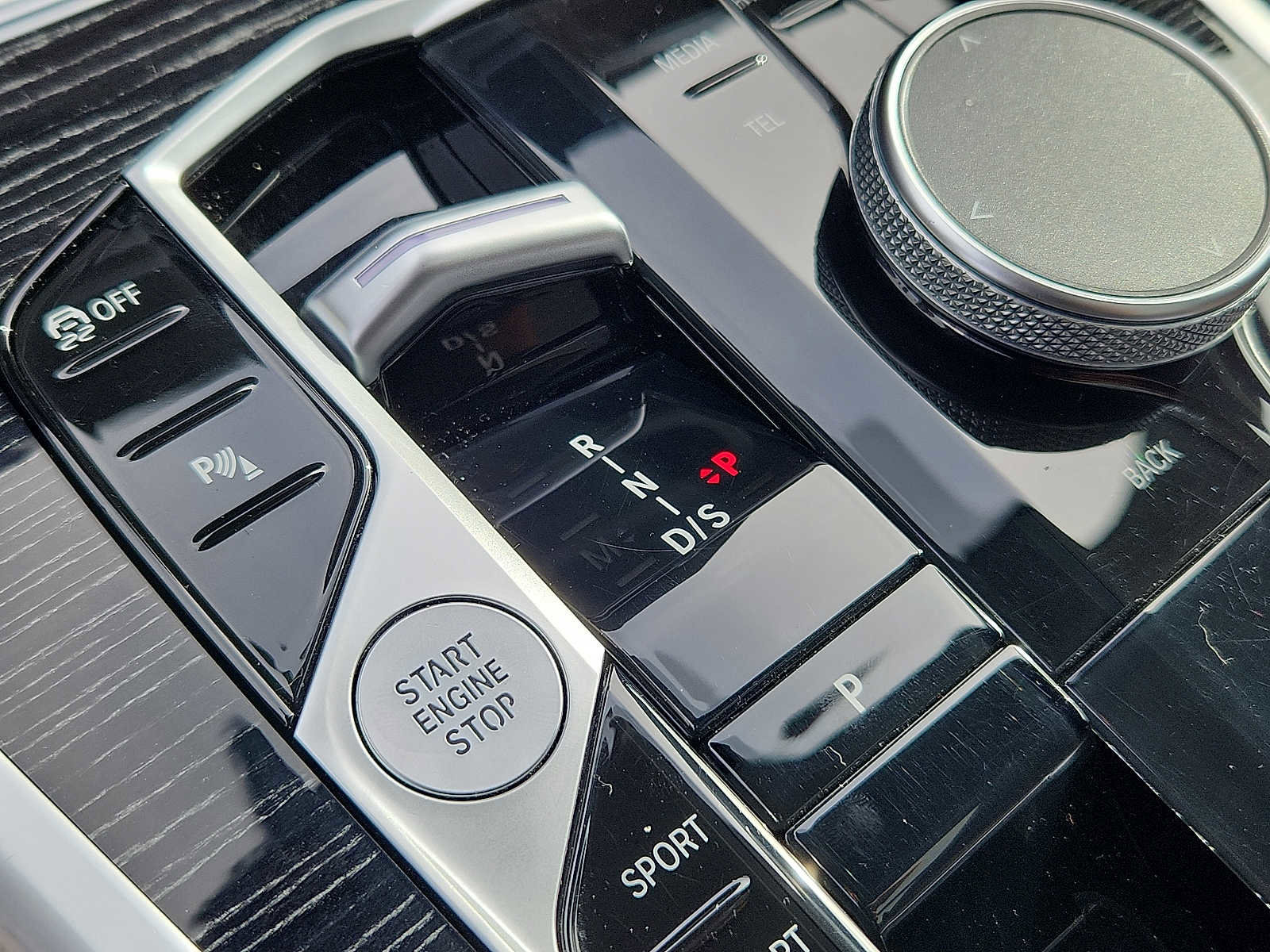 Used 2024 BMW X6 xDrive40i w/ Parking Assistance Package image 14